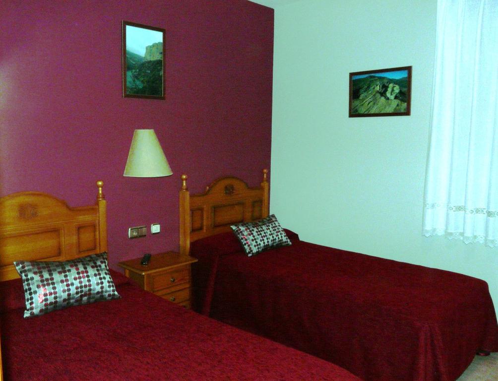 Hostal Rural Casa Castro Alberuela de la Liena Екстер'єр фото
