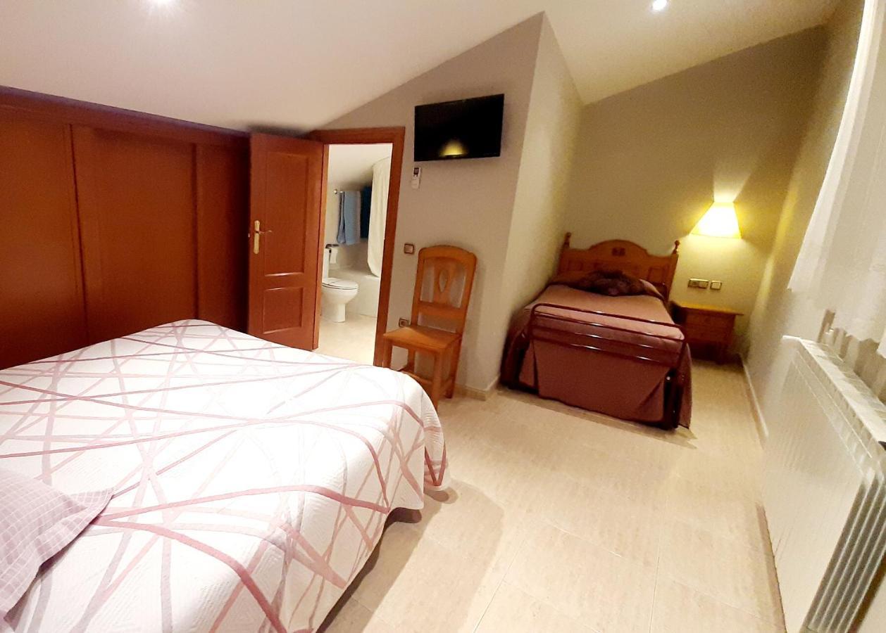 Hostal Rural Casa Castro Alberuela de la Liena Екстер'єр фото